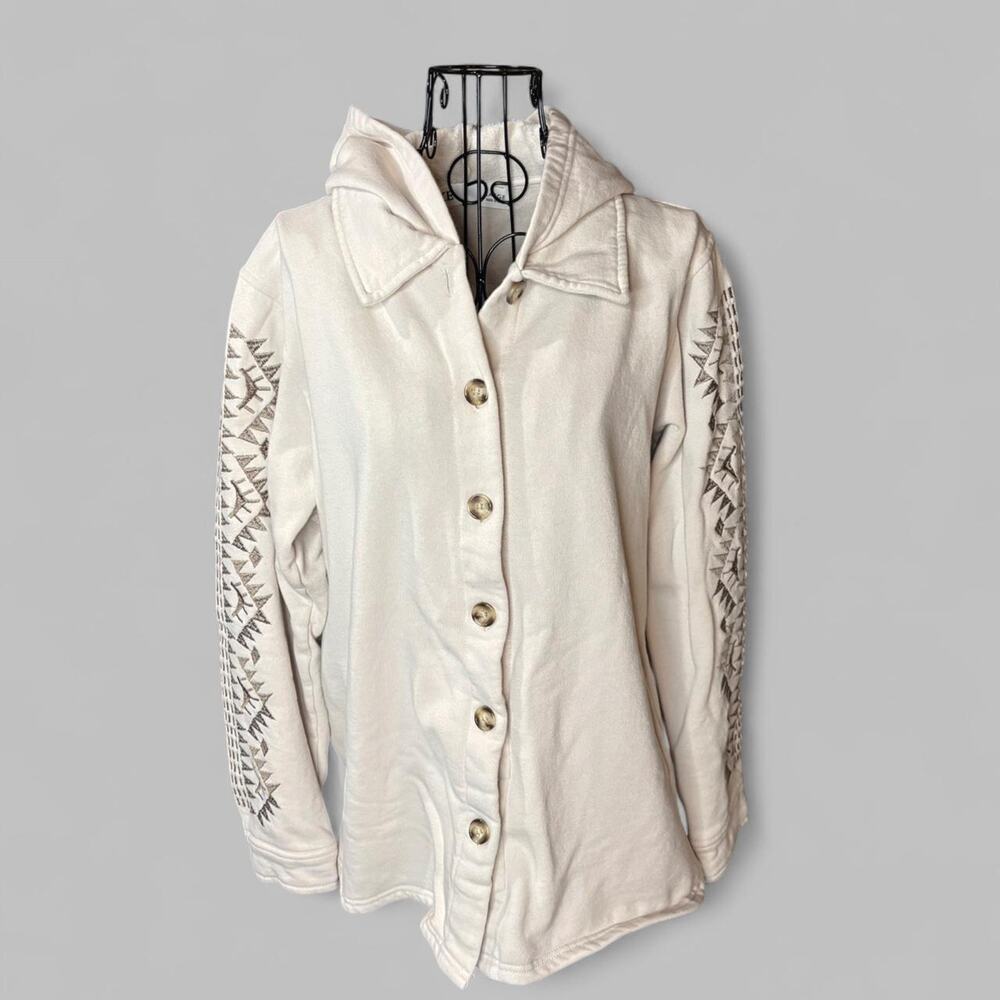 BKE Cream Hooded Fleece Jacket Geometric Embroidered Sleeve Back Size Large